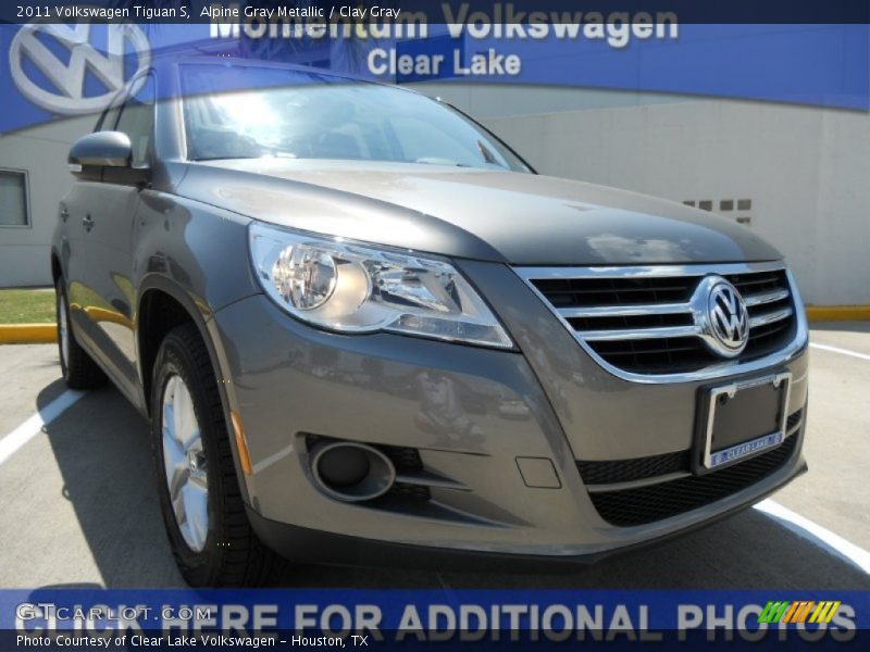 Alpine Gray Metallic / Clay Gray 2011 Volkswagen Tiguan S
