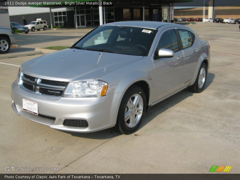 Bright Silver Metallic / Black 2011 Dodge Avenger Mainstreet