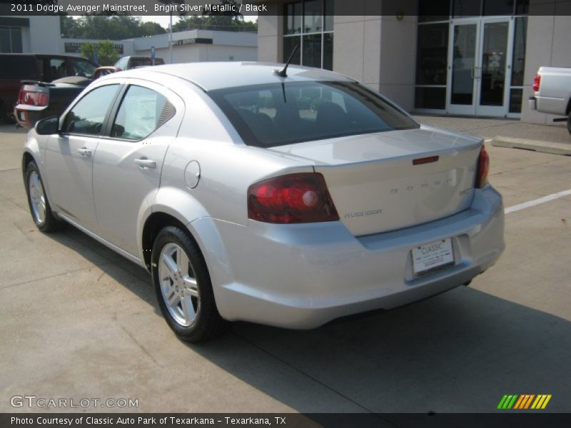 Bright Silver Metallic / Black 2011 Dodge Avenger Mainstreet