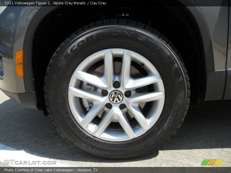 Alpine Gray Metallic / Clay Gray 2011 Volkswagen Tiguan S