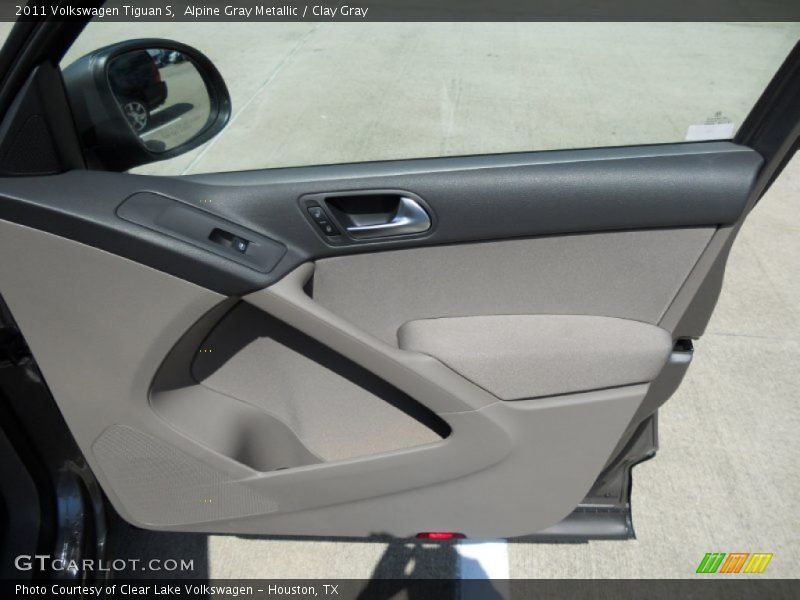 Alpine Gray Metallic / Clay Gray 2011 Volkswagen Tiguan S