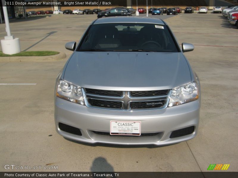 Bright Silver Metallic / Black 2011 Dodge Avenger Mainstreet