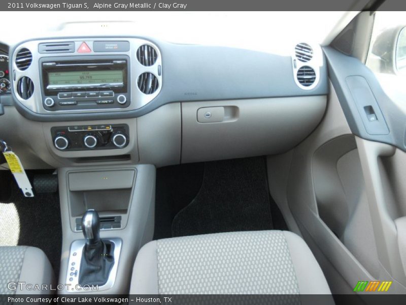 Alpine Gray Metallic / Clay Gray 2011 Volkswagen Tiguan S