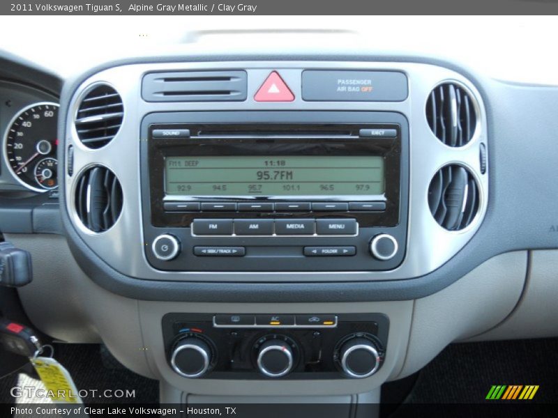 Alpine Gray Metallic / Clay Gray 2011 Volkswagen Tiguan S