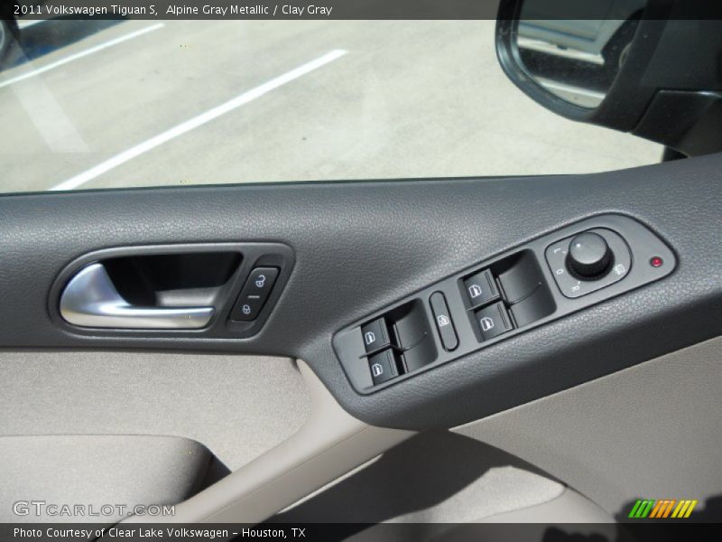 Alpine Gray Metallic / Clay Gray 2011 Volkswagen Tiguan S