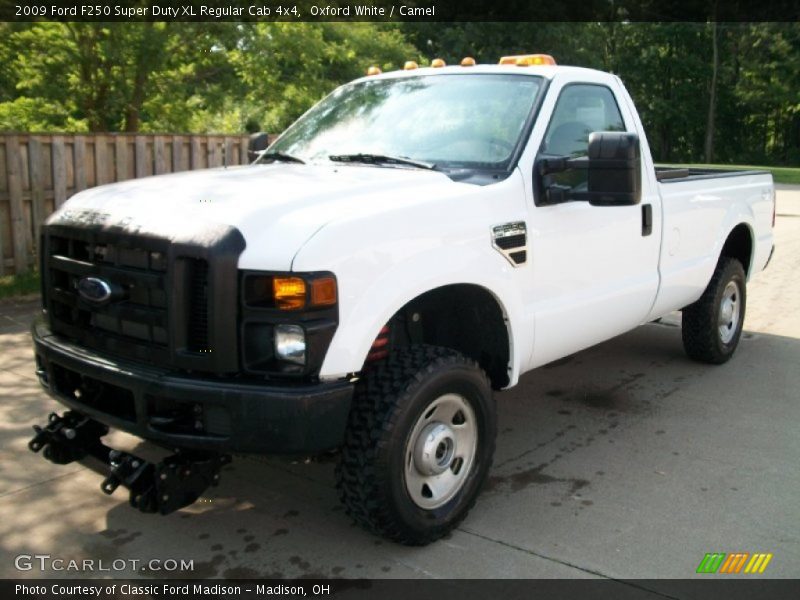 Oxford White / Camel 2009 Ford F250 Super Duty XL Regular Cab 4x4