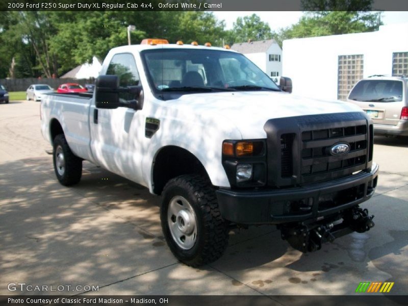 Oxford White / Camel 2009 Ford F250 Super Duty XL Regular Cab 4x4