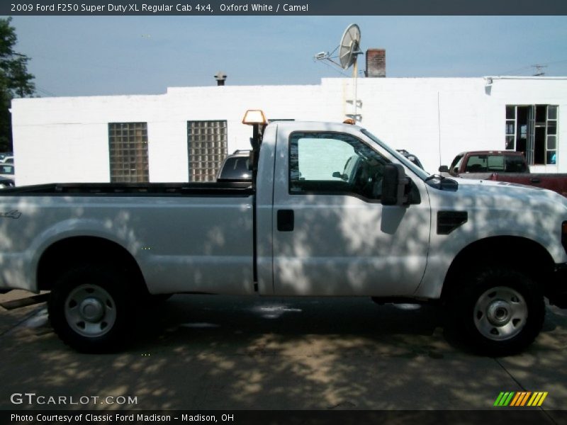 Oxford White / Camel 2009 Ford F250 Super Duty XL Regular Cab 4x4