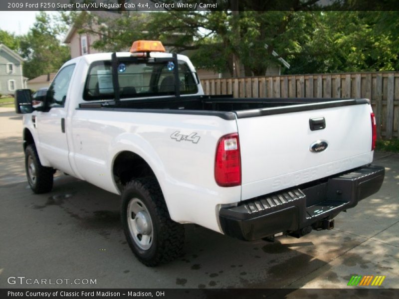 Oxford White / Camel 2009 Ford F250 Super Duty XL Regular Cab 4x4