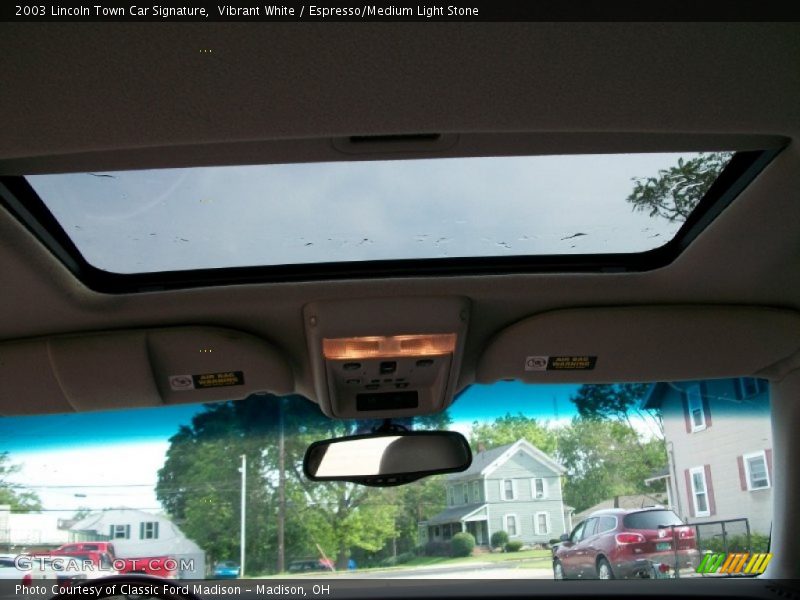 Vibrant White / Espresso/Medium Light Stone 2003 Lincoln Town Car Signature