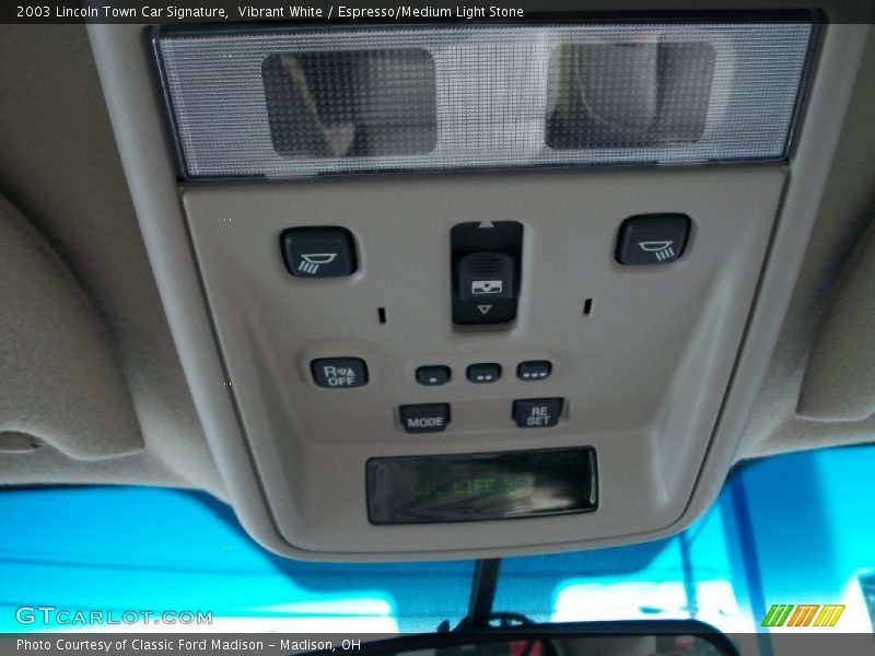 Vibrant White / Espresso/Medium Light Stone 2003 Lincoln Town Car Signature