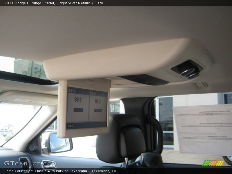 Bright Silver Metallic / Black 2011 Dodge Durango Citadel
