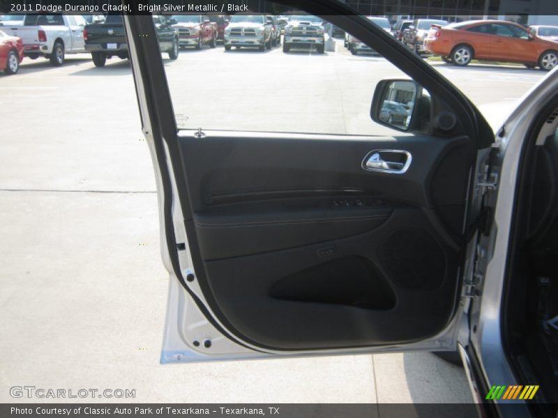 Bright Silver Metallic / Black 2011 Dodge Durango Citadel