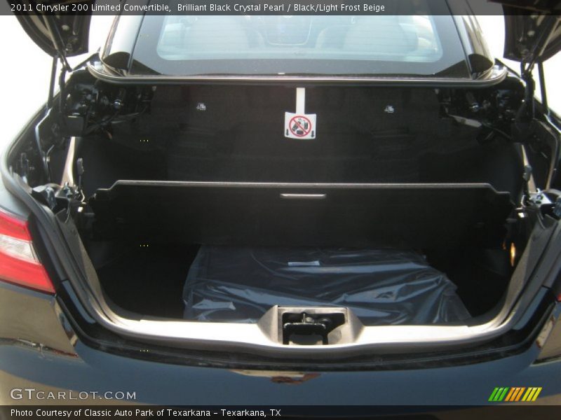 Brilliant Black Crystal Pearl / Black/Light Frost Beige 2011 Chrysler 200 Limited Convertible