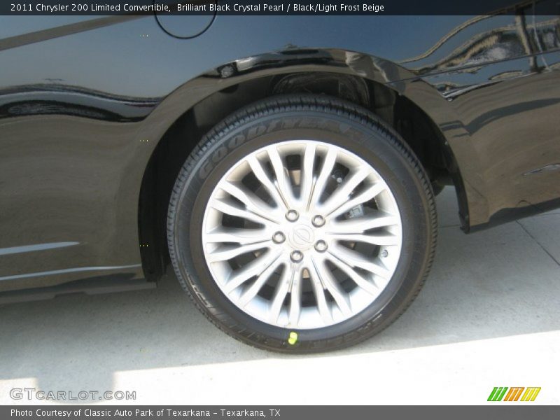 Brilliant Black Crystal Pearl / Black/Light Frost Beige 2011 Chrysler 200 Limited Convertible