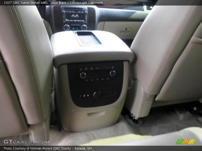 Onyx Black / Cocoa/Light Cashmere 2007 GMC Yukon Denali AWD