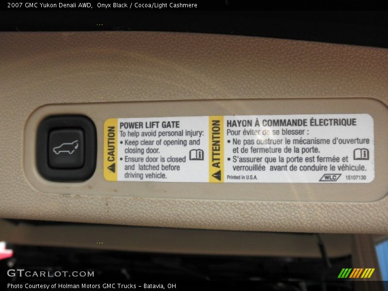 Onyx Black / Cocoa/Light Cashmere 2007 GMC Yukon Denali AWD