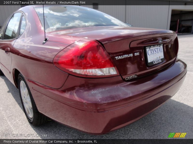 Merlot Metallic / Medium/Dark Flint 2007 Ford Taurus SE