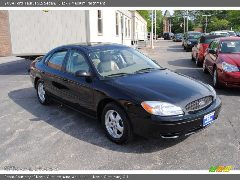 Black / Medium Parchment 2004 Ford Taurus SES Sedan