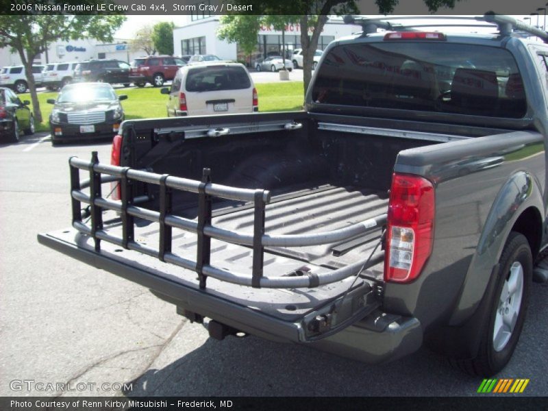 Storm Gray / Desert 2006 Nissan Frontier LE Crew Cab 4x4