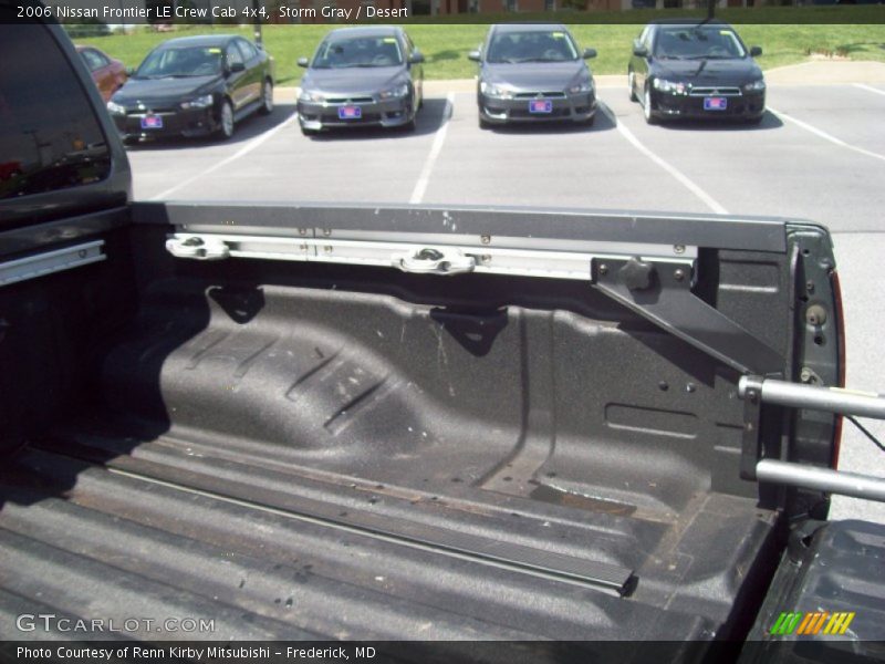Storm Gray / Desert 2006 Nissan Frontier LE Crew Cab 4x4