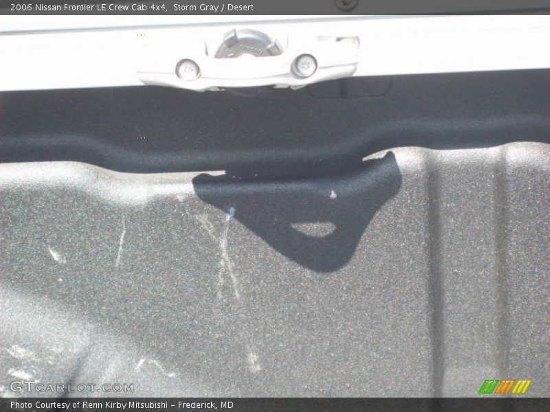 Storm Gray / Desert 2006 Nissan Frontier LE Crew Cab 4x4