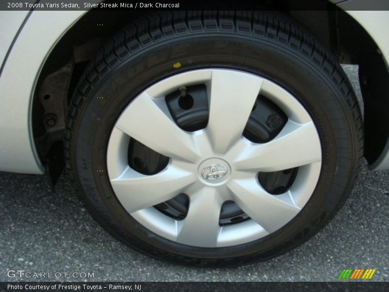 Silver Streak Mica / Dark Charcoal 2008 Toyota Yaris Sedan