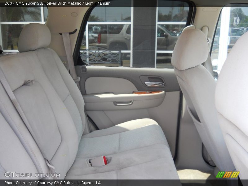 Silver Birch Metallic / Light Titanium 2007 GMC Yukon SLE