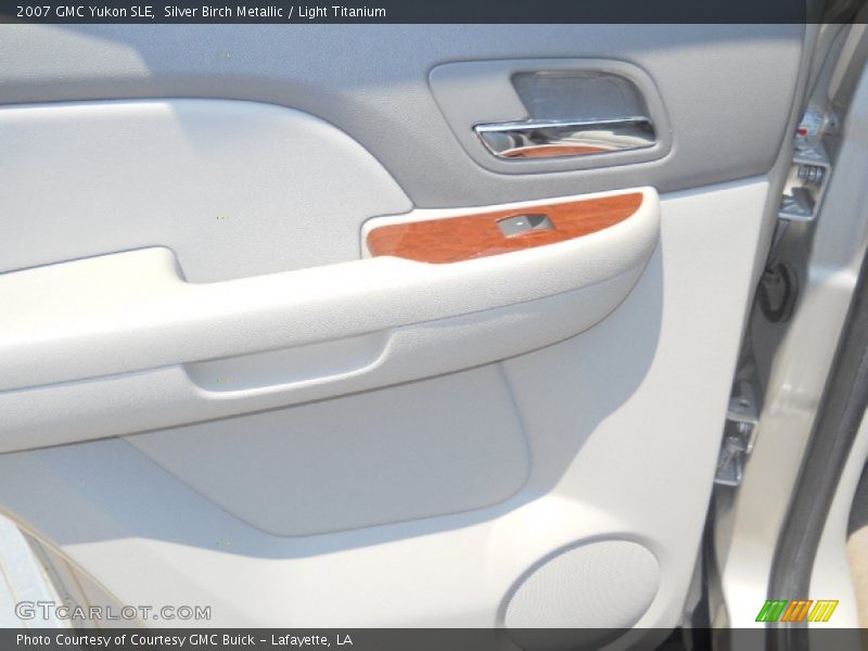 Silver Birch Metallic / Light Titanium 2007 GMC Yukon SLE