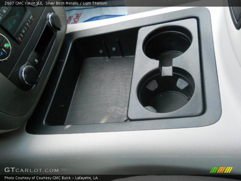 Silver Birch Metallic / Light Titanium 2007 GMC Yukon SLE