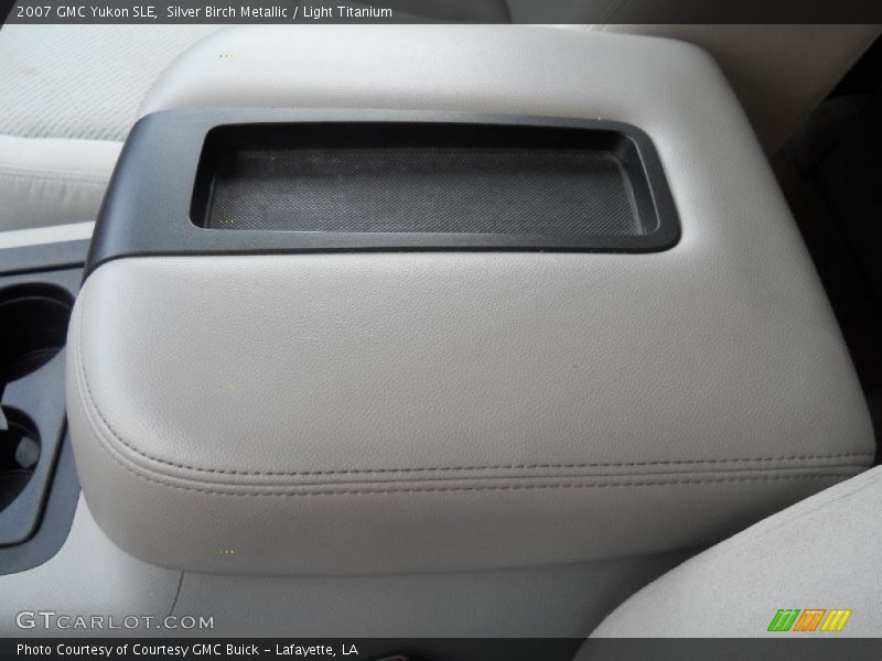 Silver Birch Metallic / Light Titanium 2007 GMC Yukon SLE