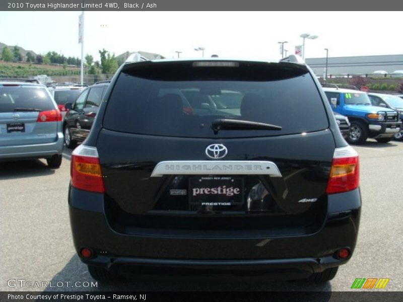 Black / Ash 2010 Toyota Highlander Limited 4WD