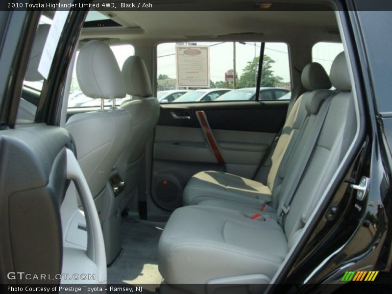 Black / Ash 2010 Toyota Highlander Limited 4WD