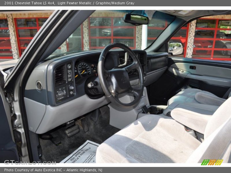Light Pewter Metallic / Graphite/Medium Gray 2001 Chevrolet Tahoe LS 4x4