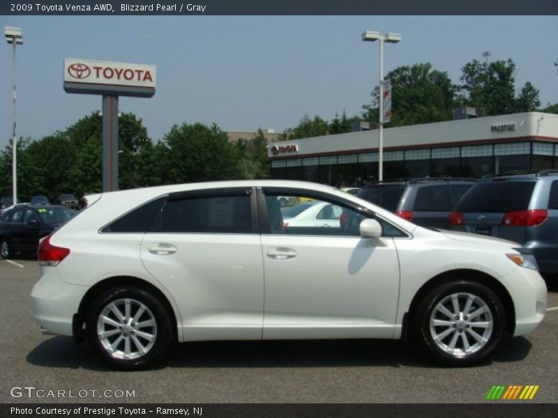 Blizzard Pearl / Gray 2009 Toyota Venza AWD