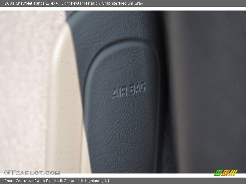 Light Pewter Metallic / Graphite/Medium Gray 2001 Chevrolet Tahoe LS 4x4