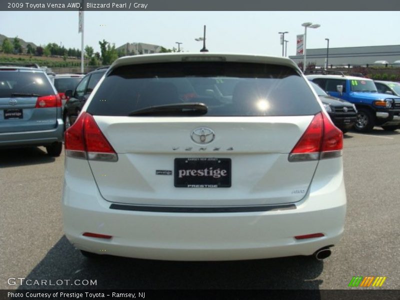 Blizzard Pearl / Gray 2009 Toyota Venza AWD