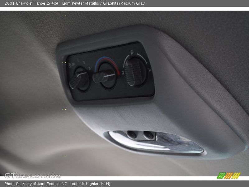 Light Pewter Metallic / Graphite/Medium Gray 2001 Chevrolet Tahoe LS 4x4
