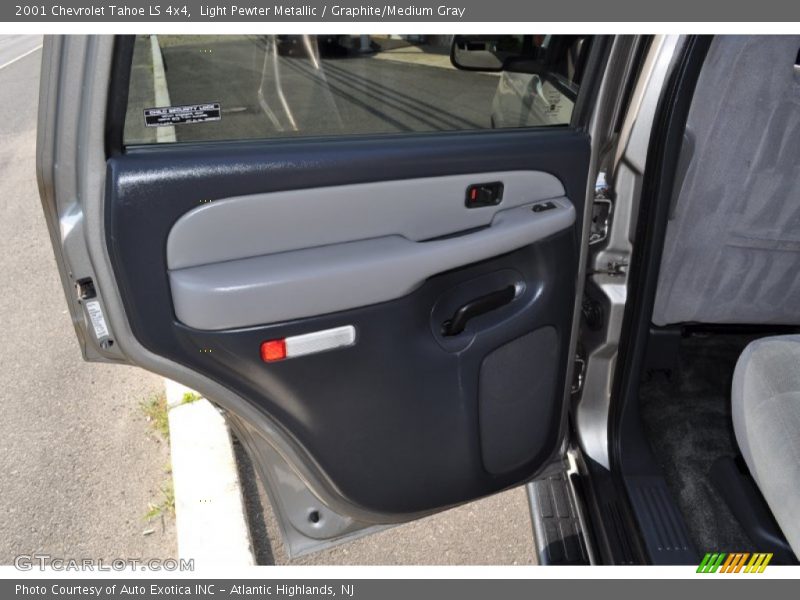 Light Pewter Metallic / Graphite/Medium Gray 2001 Chevrolet Tahoe LS 4x4