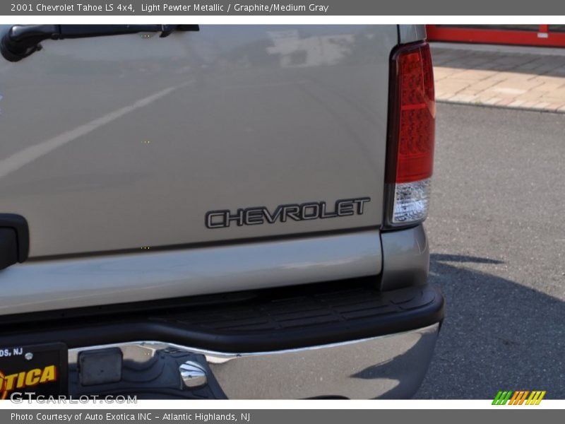 Light Pewter Metallic / Graphite/Medium Gray 2001 Chevrolet Tahoe LS 4x4
