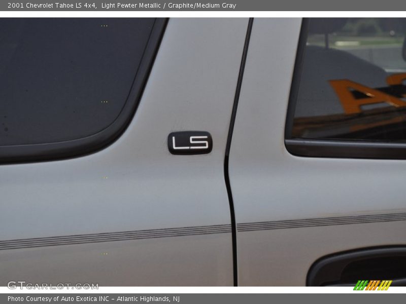 Light Pewter Metallic / Graphite/Medium Gray 2001 Chevrolet Tahoe LS 4x4