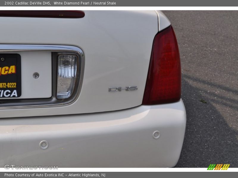 White Diamond Pearl / Neutral Shale 2002 Cadillac DeVille DHS