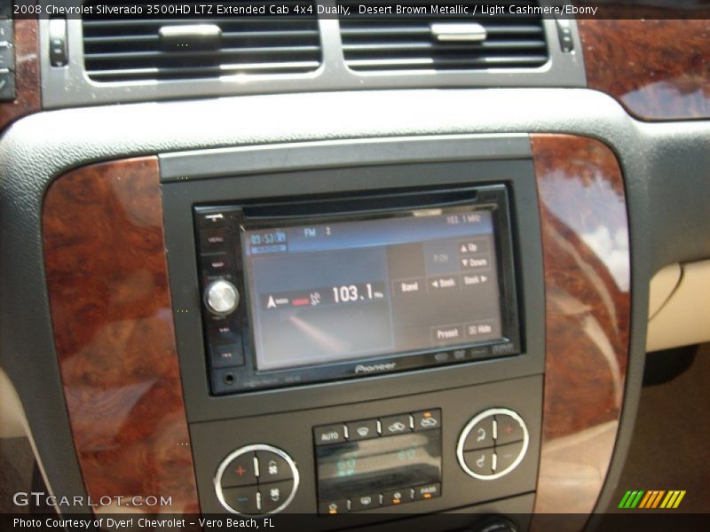Controls of 2008 Silverado 3500HD LTZ Extended Cab 4x4 Dually