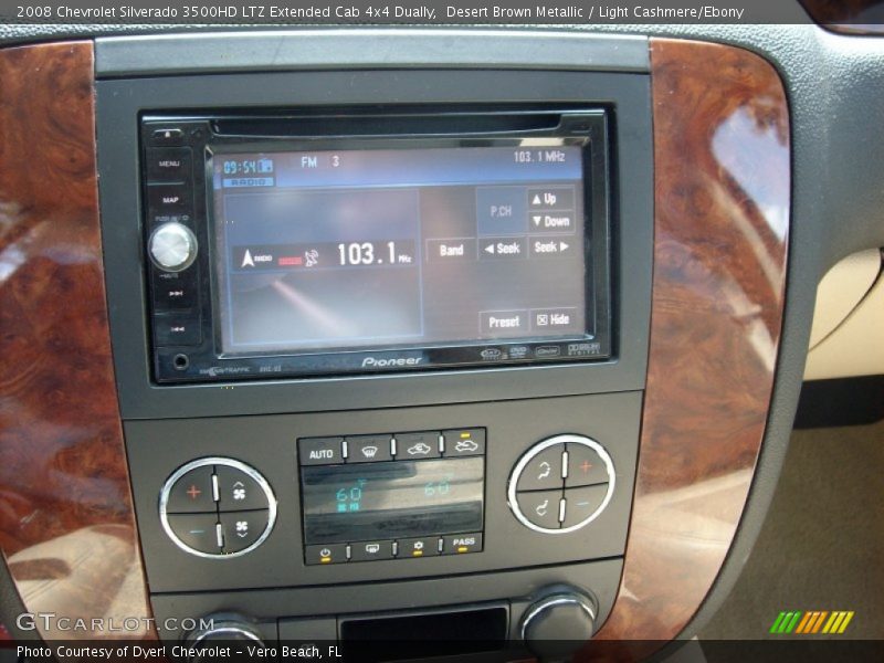 Controls of 2008 Silverado 3500HD LTZ Extended Cab 4x4 Dually