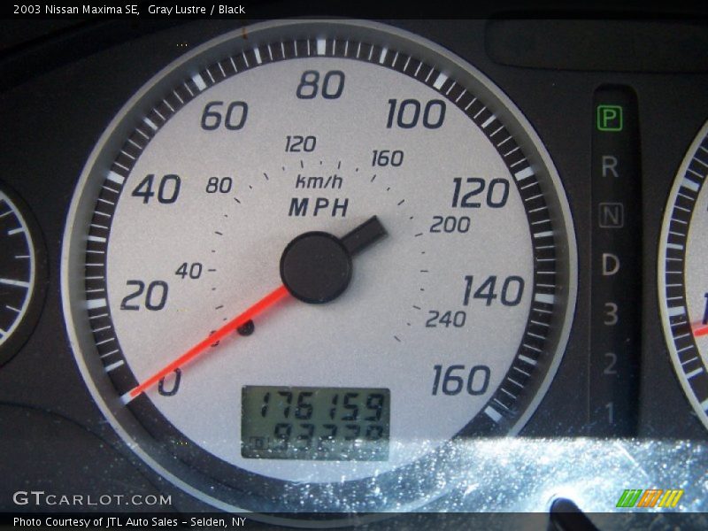 Gray Lustre / Black 2003 Nissan Maxima SE