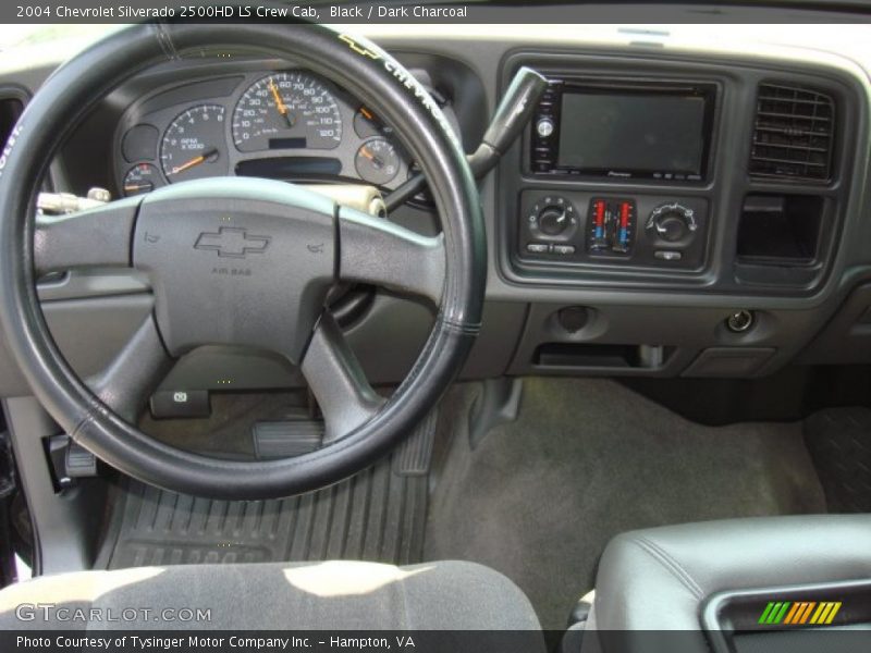 Dashboard of 2004 Silverado 2500HD LS Crew Cab