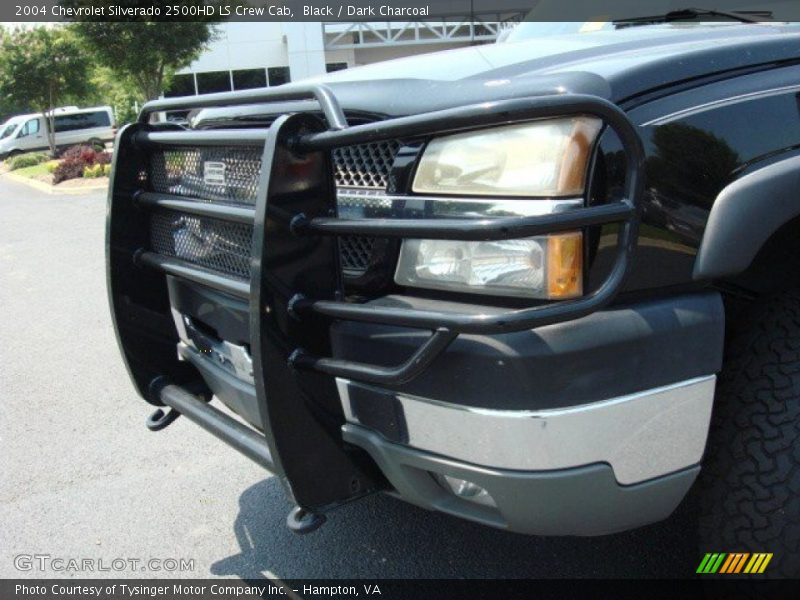 Black / Dark Charcoal 2004 Chevrolet Silverado 2500HD LS Crew Cab
