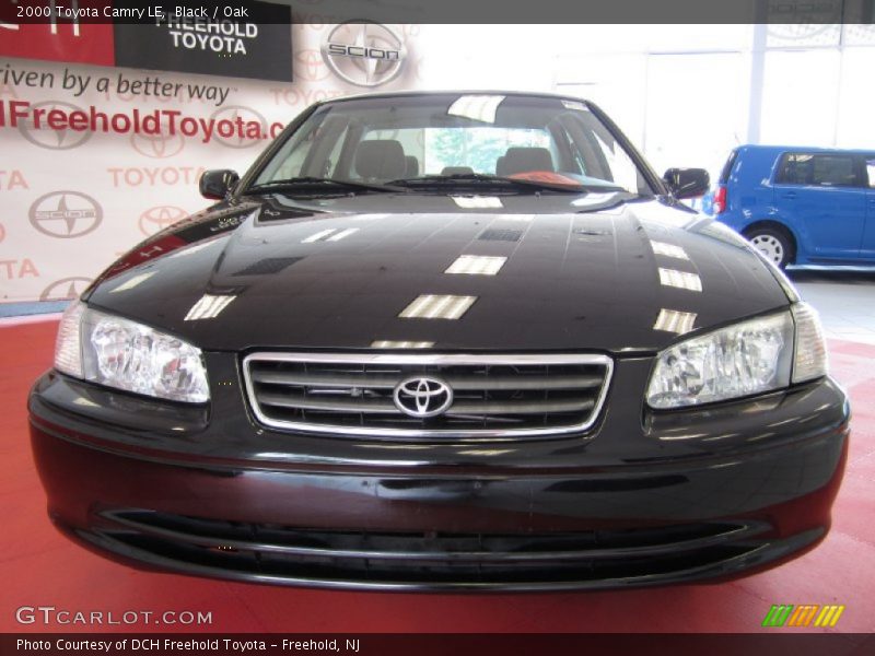 Black / Oak 2000 Toyota Camry LE