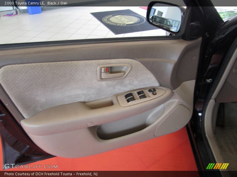 Black / Oak 2000 Toyota Camry LE
