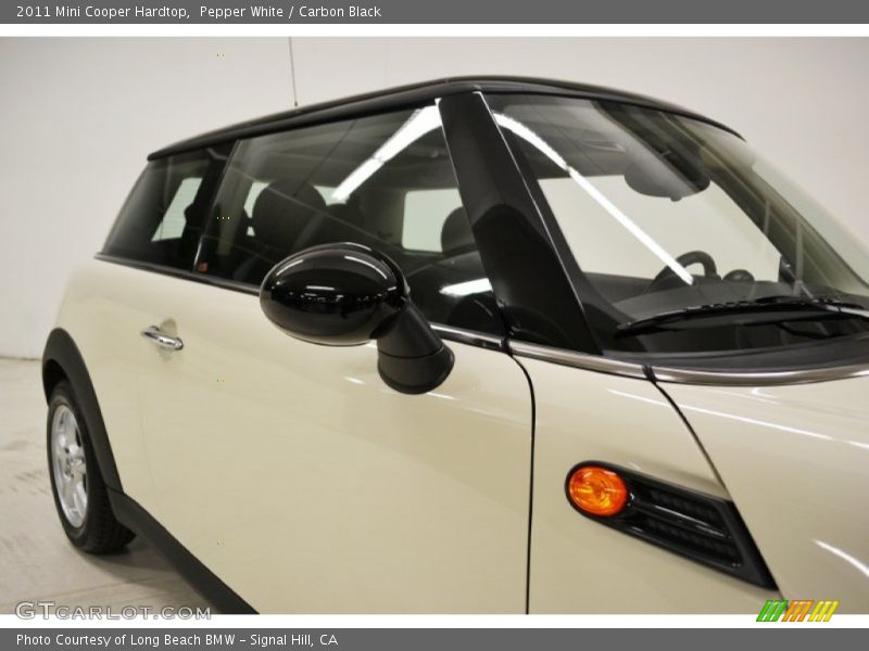 Pepper White / Carbon Black 2011 Mini Cooper Hardtop